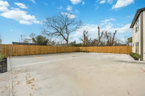 7625 De Priest Street D Houston TX 77088