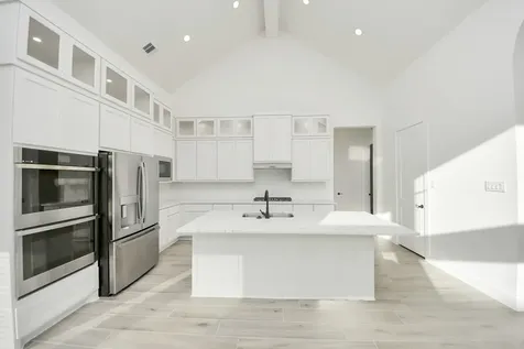 9438 Chateau Hill Iowa Colony TX 77578