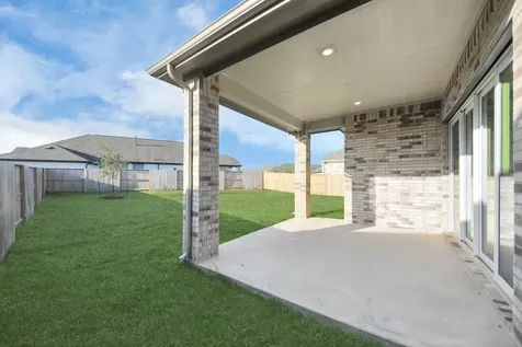 9438 Chateau Hill Iowa Colony TX 77578
