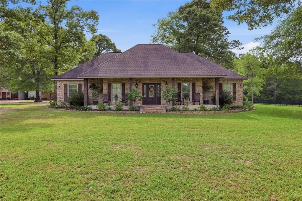 665 County Road 1270 Warren TX 77664