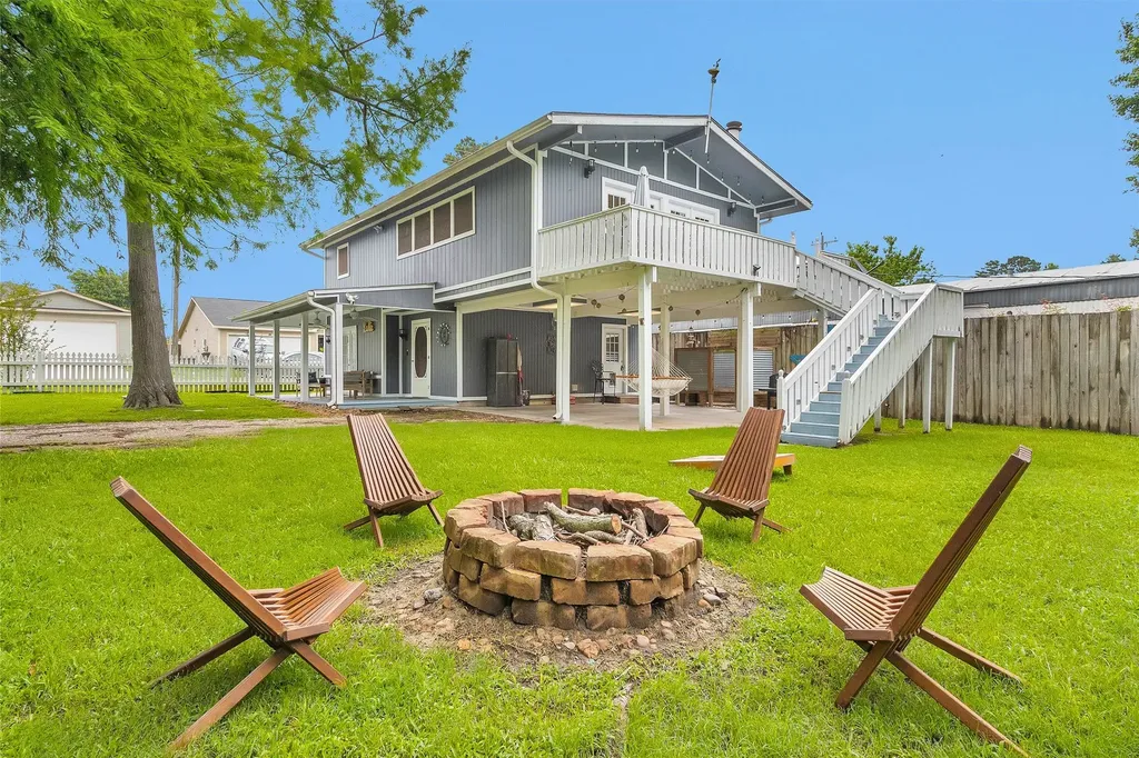 155 Goldenrod Livingston TX 77351