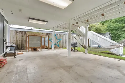 155 Goldenrod Livingston TX 77351