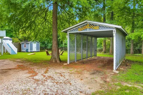 155 Goldenrod Livingston TX 77351