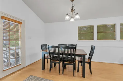 155 Goldenrod Livingston TX 77351