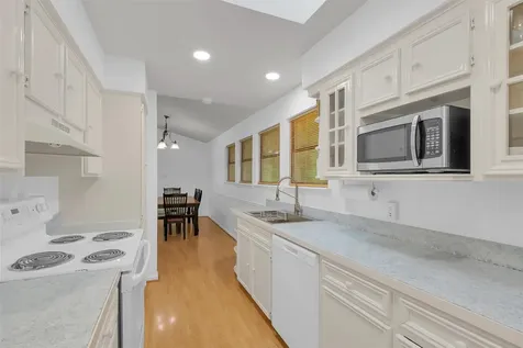 155 Goldenrod Livingston TX 77351