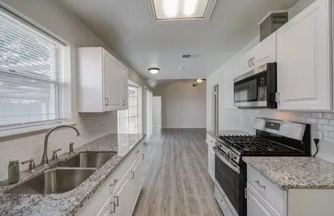 15611 La Casa Lane Houston TX 77062