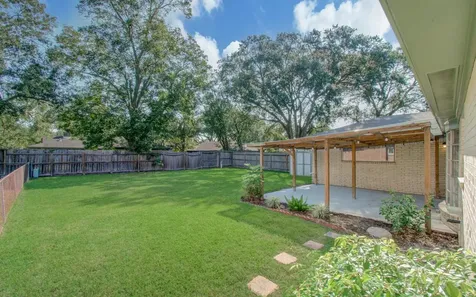 15611 La Casa Lane Houston TX 77062