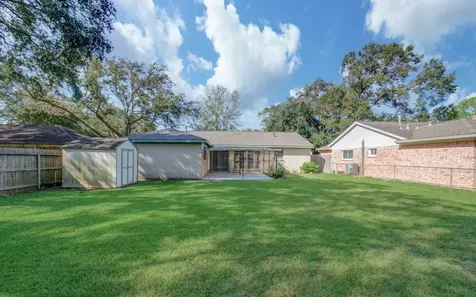 15611 La Casa Lane Houston TX 77062