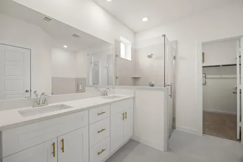 13735 Olympic River Iowa Colony TX 77583