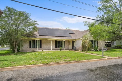 315 E Fannin Street La Grange TX 78945