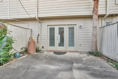 938 Memorial Village Drive 39 Houston TX 77024