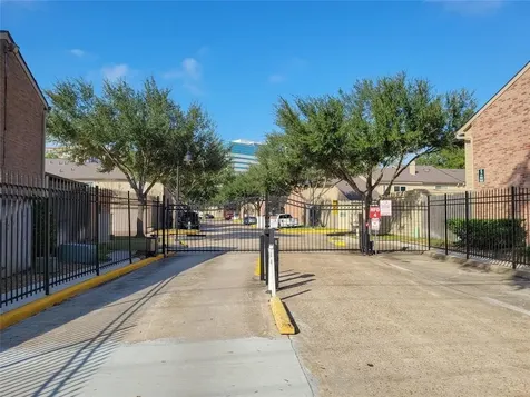 938 Memorial Village Drive 39 Houston TX 77024