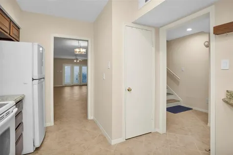 938 Memorial Village Drive 39 Houston TX 77024