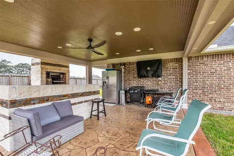 9802 Palm Royal Drive Baytown TX 77521