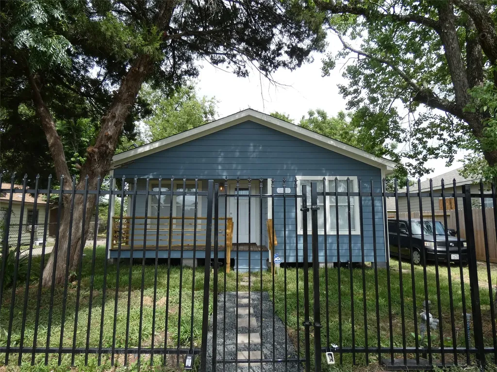 8215 Canyon Street Houston TX 77051