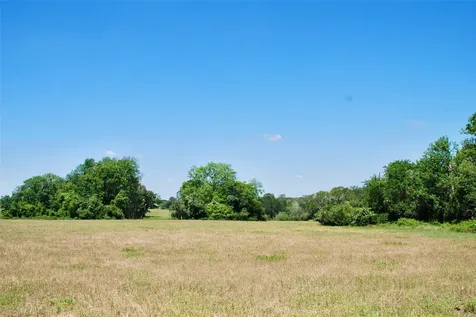 1049 Muehr Road Weimar TX 78962