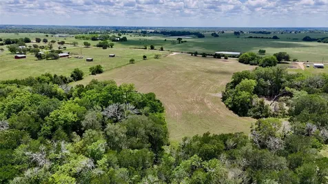 1049 Muehr Road Weimar TX 78962