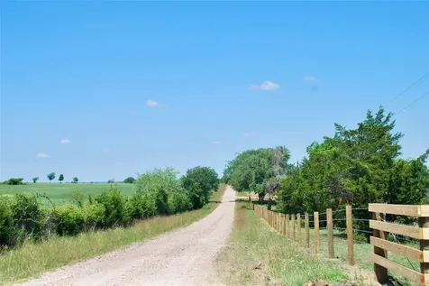 1049 Muehr Road Weimar TX 78962