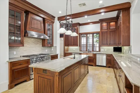 210 Glenwood Drive Houston TX 77007