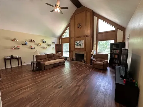 180 Laurie Lane Silsbee TX 77656