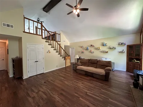 180 Laurie Lane Silsbee TX 77656