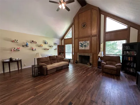 180 Laurie Lane Silsbee TX 77656