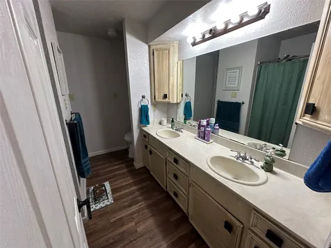 180 Laurie Lane Silsbee TX 77656