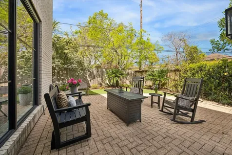 2402 Mcclendon Street Houston TX 77030
