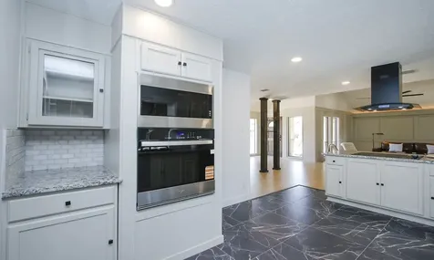 407 Hedgecroft Drive El Lago TX 77586