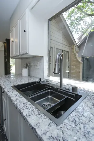 407 Hedgecroft Drive El Lago TX 77586