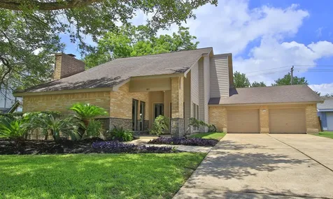 407 Hedgecroft Drive El Lago TX 77586