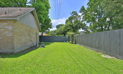 407 Hedgecroft Drive El Lago TX 77586