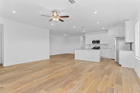1522 Shimmering Ocean Way Iowa Colony TX 77583