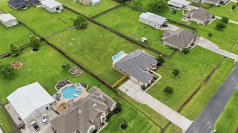 5111 Landon Lane Baytown TX 77523