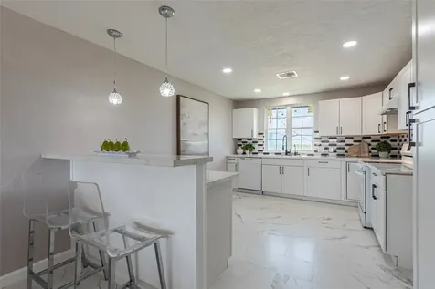 12928 John Reynolds Road Galveston TX 77554