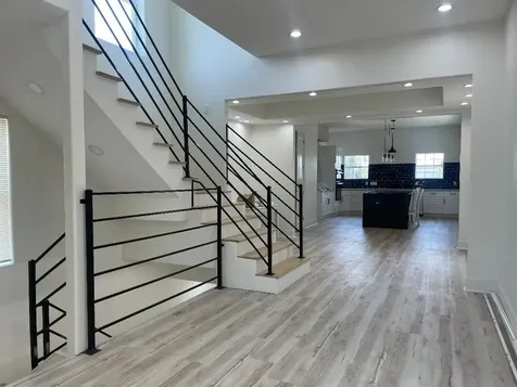 201 E 37th Street Houston TX 77018