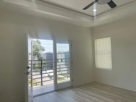 201 E 37th Street Houston TX 77018