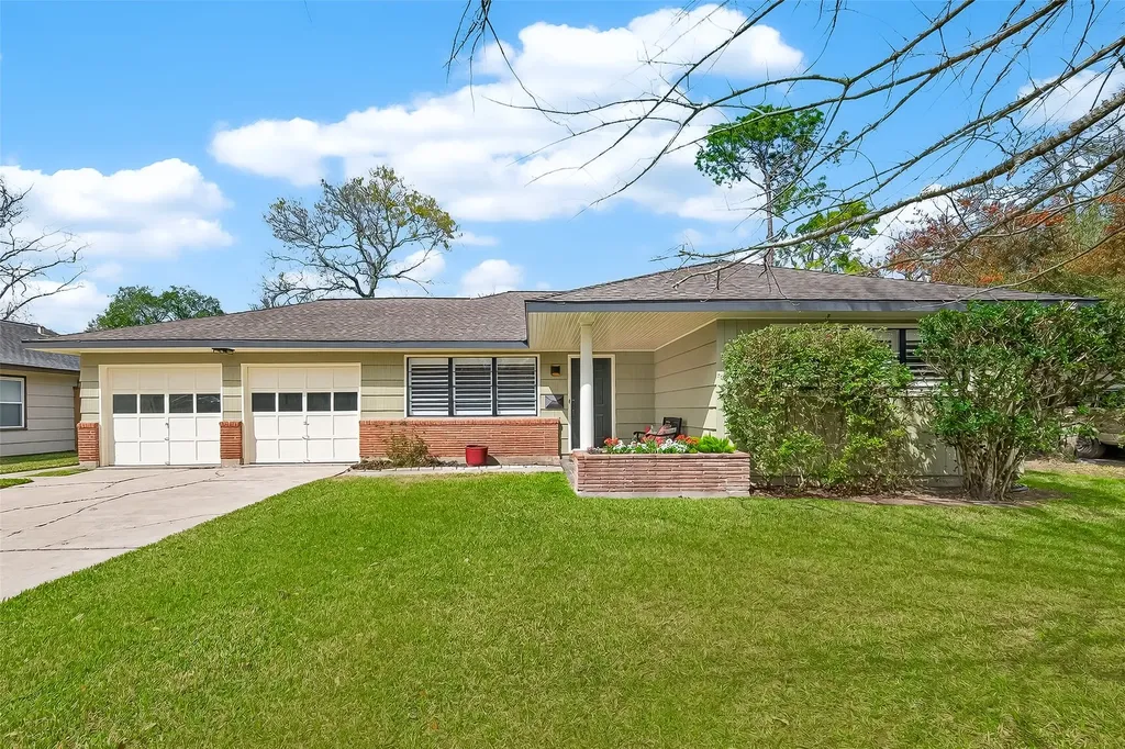 4746 Kinglet Street Houston TX 77035