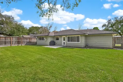 4746 Kinglet Street Houston TX 77035