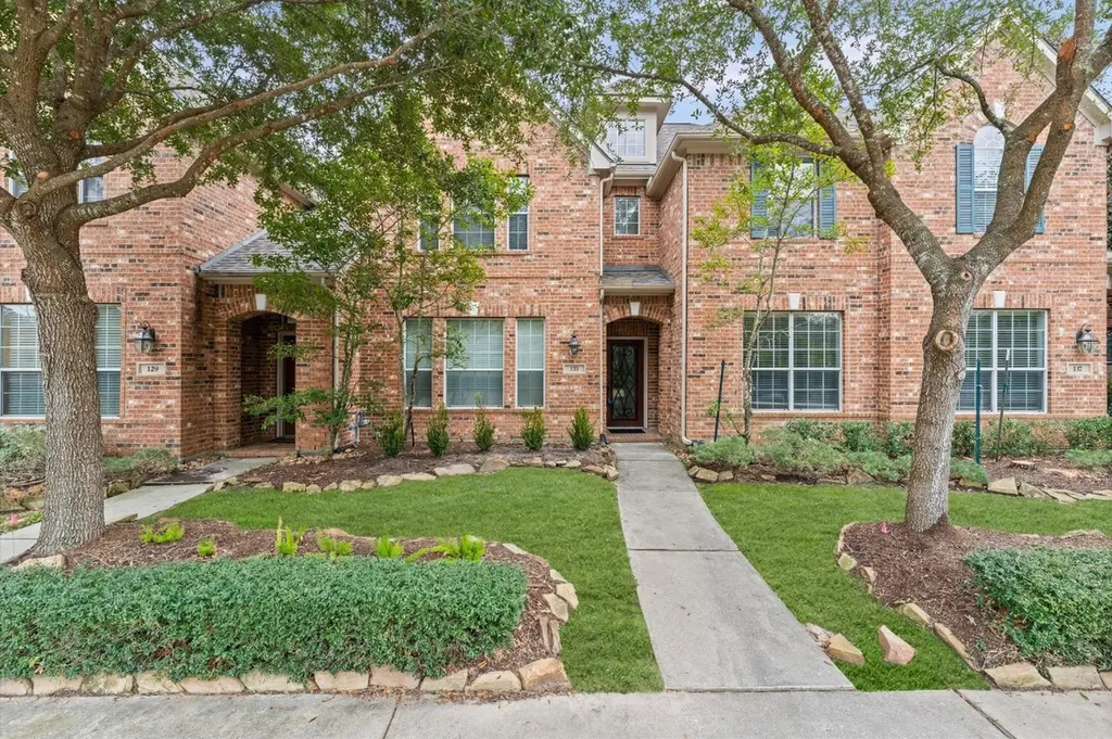 133 E Montfair Boulevard The Woodlands TX 77382
