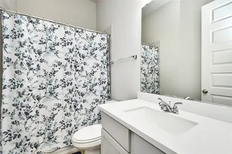 5042 Albany Shores Lane Fulshear TX 77441