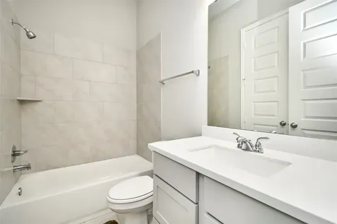 5042 Albany Shores Lane Fulshear TX 77441
