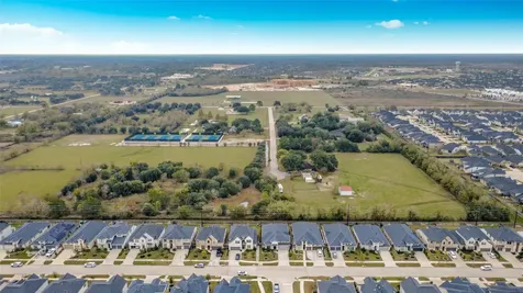 5042 Albany Shores Lane Fulshear TX 77441