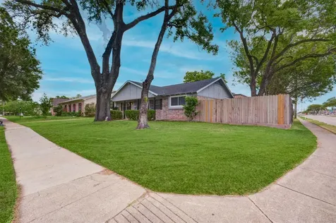 7927 Pella Drive Houston TX 77036