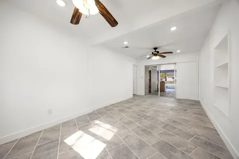 811 W Calhoun Street Livingston TX 77351