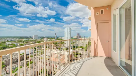3505 Sage Road 2402 Houston TX 77056