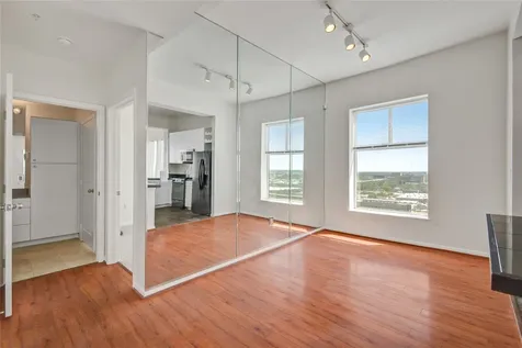 3505 Sage Road 2402 Houston TX 77056