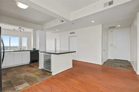 3505 Sage Road 2402 Houston TX 77056