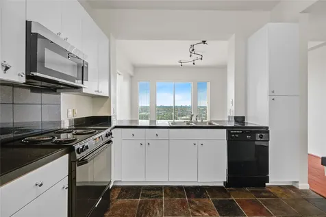 3505 Sage Road 2402 Houston TX 77056