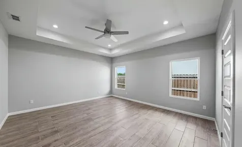 9488 S Queen Palm Brownsville TX 78566